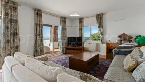 Buy villa with 3 bedrooms in Mijas