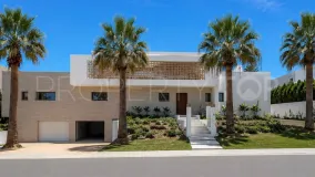 Se vende villa en Zona B de 6 dormitorios