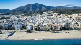 3 bedrooms penthouse in Estepona Town for sale