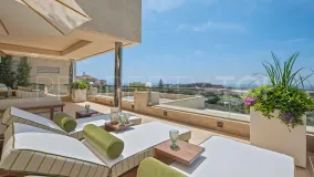 Ático de 5 dormitorios en venta en Nueva Andalucia