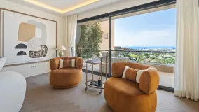 Ático de 5 dormitorios en venta en Nueva Andalucia