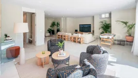 Estepona Este, villa en venta con 4 dormitorios