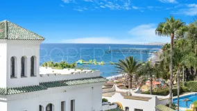 For sale town house with 4 bedrooms in Marbellamar