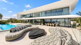 Villa for sale in Sotogrande Alto with 6 bedrooms
