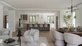 Comprar villa de 4 dormitorios en Los Arqueros