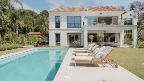Comprar villa de 4 dormitorios en Los Arqueros
