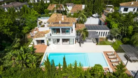 Villa for sale in Las Brisas