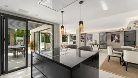 Villa for sale in Las Brisas