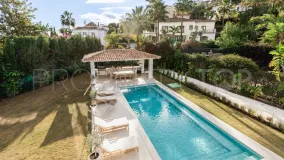 Comprar villa de 4 dormitorios en Los Arqueros