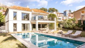 Comprar villa de 4 dormitorios en Los Arqueros