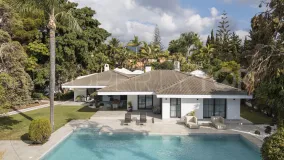 Villa a la venta en Marbella Este de 5 dormitorios