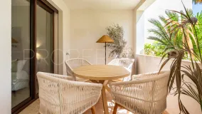 Apartamento planta baja de 1 dormitorio en venta en Medina de Banús