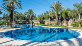 Apartamento planta baja de 1 dormitorio en venta en Medina de Banús