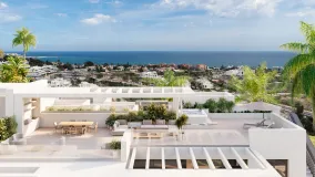 Se vende Ático de 3 dormitorios en Estepona Oeste