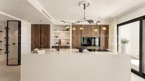 Atico duplex en venta en Las Colinas de Marbella con 3 dormitorios