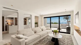 Atico duplex en venta en Las Colinas de Marbella con 3 dormitorios