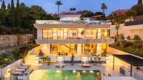 Villa for sale in Marbella East with 5 bedrooms