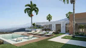 Villa for sale in Los Altos de los Monteros with 4 bedrooms
