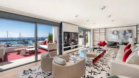 Se vende apartamento con 3 dormitorios en Marbella - Puerto Banus
