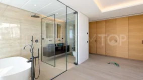 Buy apartment with 3 bedrooms in Estepona