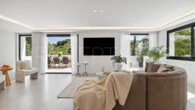 Se vende villa con 5 dormitorios en Nueva Andalucia