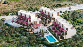 Se vende atico duplex de 2 dormitorios en Estepona Este