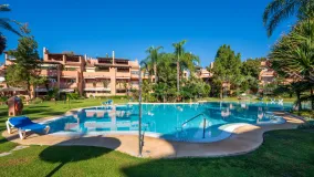 Apartamento en venta en Alhambra del Golf