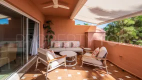 Apartamento en venta en Alhambra del Golf