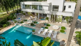 Villa en venta en Las Brisas con 6 dormitorios