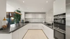 Villa en venta en Las Brisas con 6 dormitorios