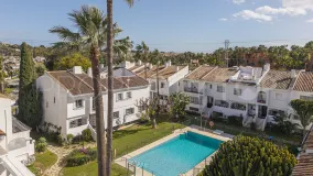 Adosado de 4 dormitorios en venta en Nueva Andalucia