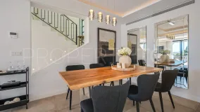 For sale villa in Nueva Andalucia