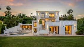 For sale villa in Nueva Andalucia