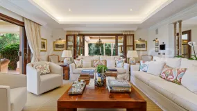 Buy villa in Las Lomas del Marbella Club with 6 bedrooms