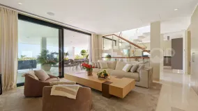 5 bedrooms villa in Nueva Andalucia for sale