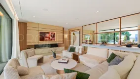 Villa for sale in Nueva Andalucia with 5 bedrooms