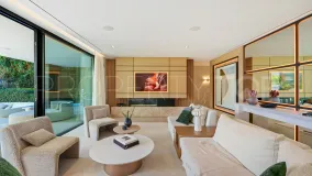 Villa for sale in Nueva Andalucia with 5 bedrooms