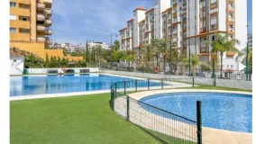 Apartment for sale in Estepona Puerto with 3 bedrooms