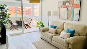 Se vende apartamento de 2 dormitorios en Estepona Puerto