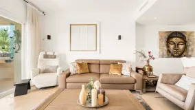 Apartment for sale in Elviria Hills with 3 bedrooms