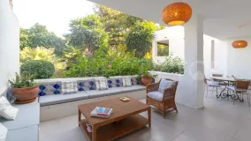 Ground floor apartment with 2 bedrooms for sale in Puente Romano II