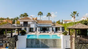 Se vende villa en Los Flamingos con 5 dormitorios