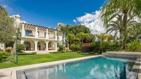 San Pedro de Alcantara, villa de 6 dormitorios en venta