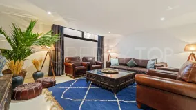 Nueva Andalucia 6 bedrooms villa for sale