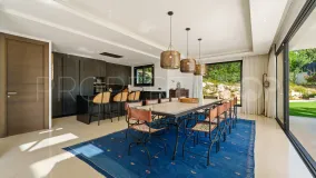 Nueva Andalucia 6 bedrooms villa for sale