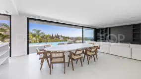 Villa en venta en Elviria