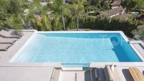 Villa en venta en Elviria