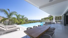 Villa en venta en Elviria