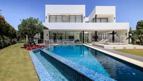 Villa for sale in Las Lomas del Marbella Club with 4 bedrooms