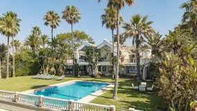 Se vende villa en Casasola